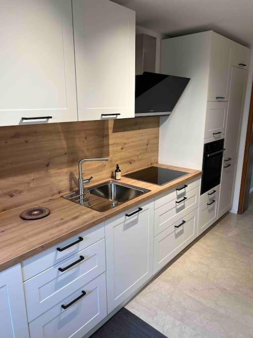 Feel@home Apartment, Blackforest, Calm&cosy, 80sqm Apartment Pforzheim